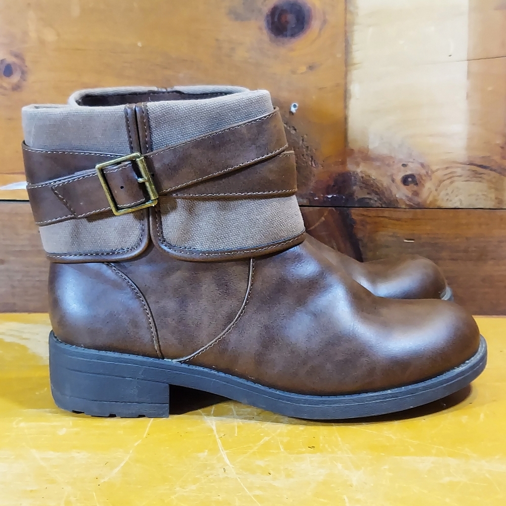 Woman's Rocket Dog boots